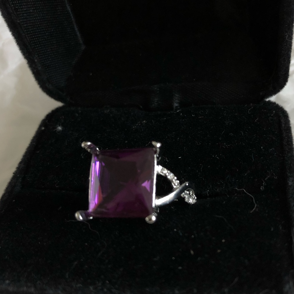 🌸Purple sapphire look ring NEW🌸